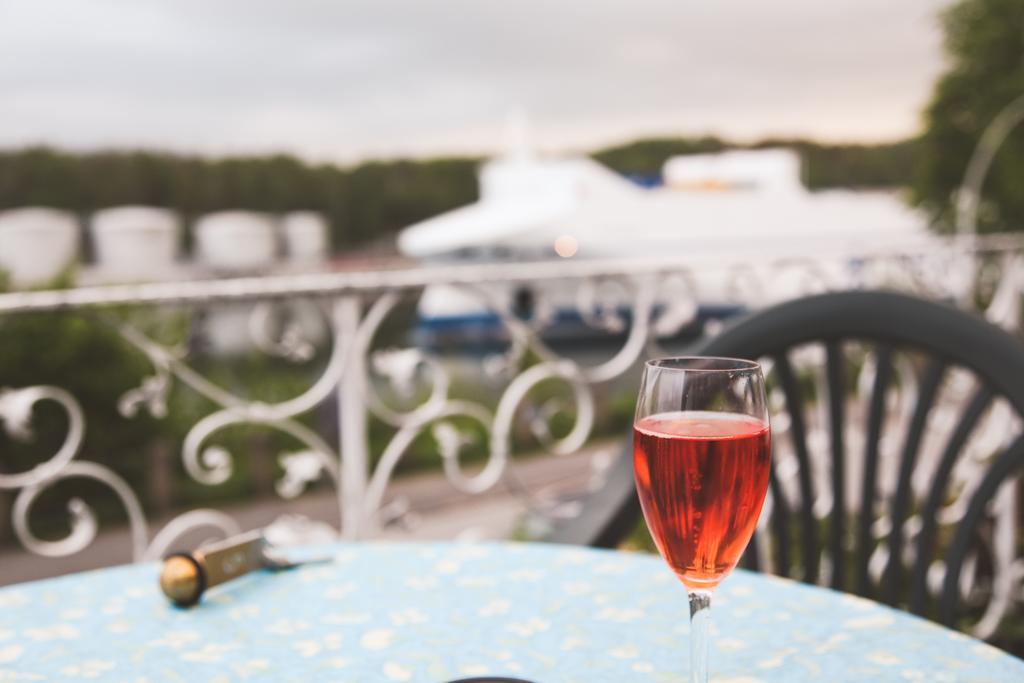 Hotel Waffenschmiede Кил Екстериор снимка